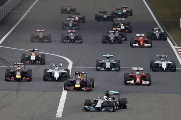 Motorsports: FIA Formula One World Championship 2014, Grand Prix of China, start, mass, Masse, Menge, viele, many, 44 Lewis Hamilton (GBR, Mercedes AMG Petronas F1 Team), xHOCHxZWEIx