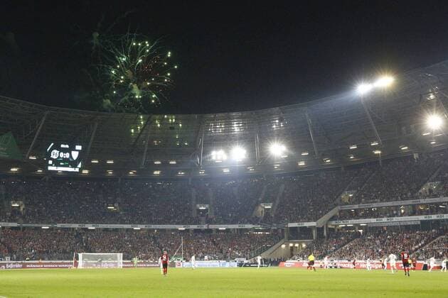 25.04.2014, HDI-Arena, Hannover, Ligaspiel, 1. Liga, Hannover 96 vs VfB Stuttgart, im Bild Feuerwerk über dem Stadion Hannover 96