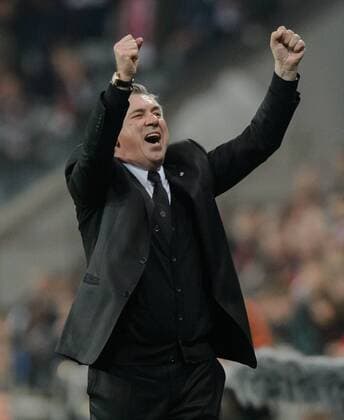 29. April 2014: München, Allianz Arena: Fussball UEFA Champions League: FC Bayern München - Real Madrid: Madrids Trainer Carlo Ancelotti jubelt nach dem Treffer zum 4:0.