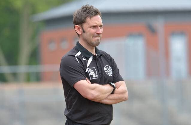 26.04.2014, Fussball, Regionalliga West, Saison 2013 2014, 34. Spieltag, Lohrheidestadion, Bochum SG Wattenscheid 09 - SC Wiedenbrück 2000 1 : 1 Andre Pawlak (Trainer SG Wattenscheid 09), Aktion, Einzelbild, Quer, Mimik, Gestik, Trainer, Coach