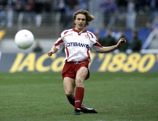 Horst Heldt (1. FC Köln) Aufn. 4.93., Aktion, schiesst HM