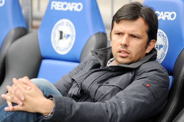 Bielefeld, Deutschland 04. Mai 2014: 2. Bundesliga 13 14 - Arminia Bielefeld vs. FSV Frankfurt. Manager Samir Arabi (Bielefeld). mt