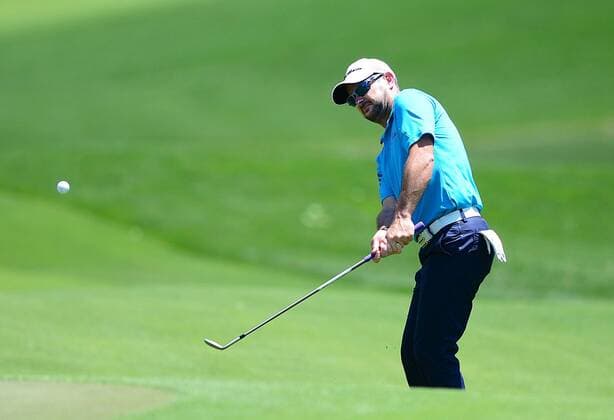 May 4, 2014 - Charlotte, NC, USA - Rory Sabbatini chips on to the 15th green during the final round of the Wells Fargo Championship at Quail Hollow Club in Charlotte, N.C., on Sunday, May 4, 2014. Wells Fargo Championship - ZUMAm67