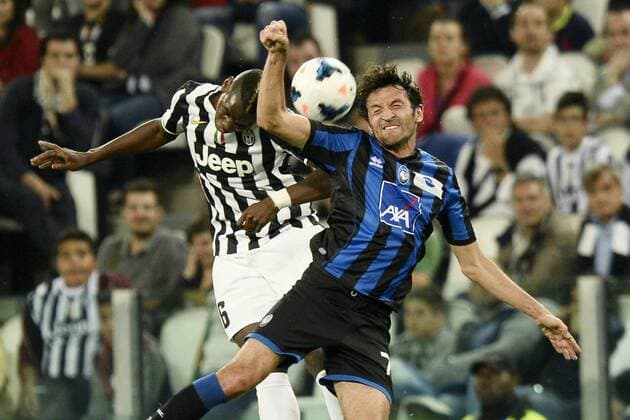 Serie A Juventus Turin - Atalanta Bergamo Paul Pogba-Cristian Raimondi 