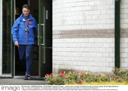,coach Louis van Gaal of Holland during a training session of the Netherlands on May 7, 2014 at Hoenderloo, The Netherlands. Netherlands Training session 2013 2014 xVIxLaurensxLindhoutxIVx 2287671