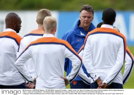 ,coach Louis van Gaal of Holland during a training session of the Netherlands on May 7, 2014 at Hoenderloo, The Netherlands. Netherlands Training session 2013 2014 xVIxLaurensxLindhoutxIVx 2287698