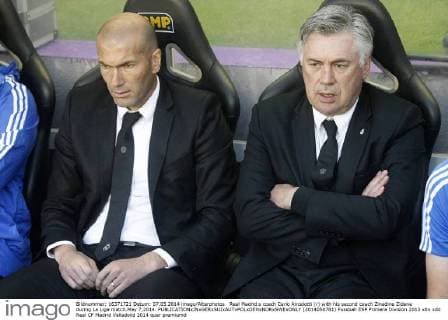 Real Madrid s coach Carlo Ancelotti (r) with his second coach Zinedine Zidane during La Liga match.May 7,2014.  (2014050781)