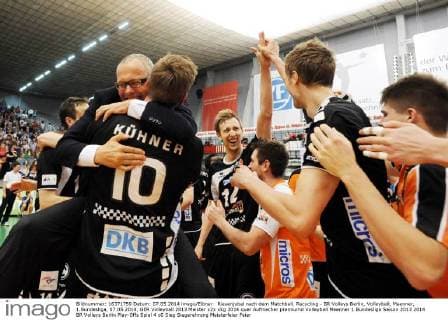 Riesenjubel nach dem Matchball. Recycling - BR Volleys Berlin, Volleyball, Maenner, 1.Bundesliga, 07.05.2014,