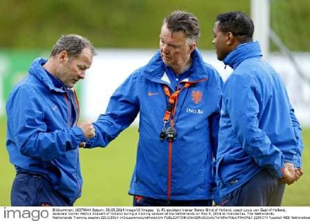 (L-R) assistant trainer Danny Blind of Holland, coach Louis van Gaal of Holland, assistant trainer Patrick Kluivert of Holland during a training session of the Netherlands on May 9, 2014 at Hoenderloo, The Netherlands. Netherlands Training session 2013 2014 xVIxLaurensxLindhoutxIVx 2290374