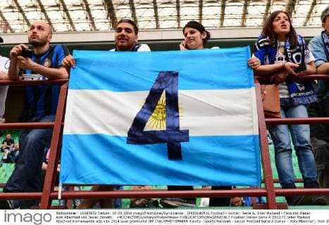 IPP20140510 Football - soccer: Serie A, Inter Mailand - Fans mit Plakat zum Abschied von Javier Zanetti xHOCHxZWEIx xItalyxPhotoxPressx 