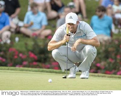May 10, 2014 - Ponte Vedra Beach, FL, U.S: Sergio Garcia of Spain lines up his putt on 17 green during third round golf action of The Players Championship at TPC Sawgrass in Ponte Vedra Beach, FL PGA Golf Herren 2014: The Players Championship MAY 10 - ZUMAcg2