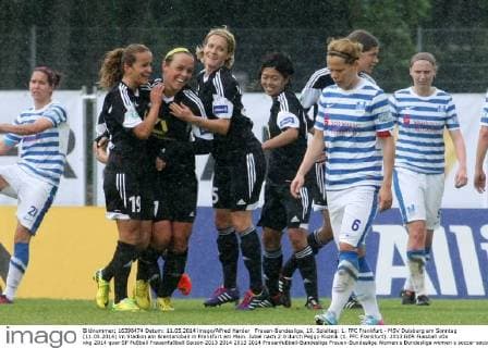 Frauen-Bundesliga, 19. Spieltag: 1. FFC Frankfurt - MSV Duisburg am Sonntag (11.05.2014) im Stadion am Brentanobad in Frankfurt am Main. Jubel nach 2:0 durch Peggy Kuznik (1. FFC Frankfurt).