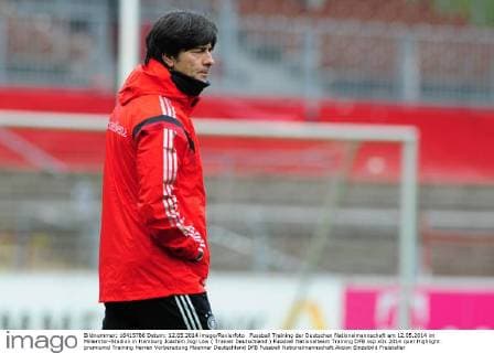 Fussball Training der Deutschen Nationalmannschaft am 12.05.2014 im Millerntor-Stadion in Hamburg Joachim Jogi Löw ( Trainer Deutschland )