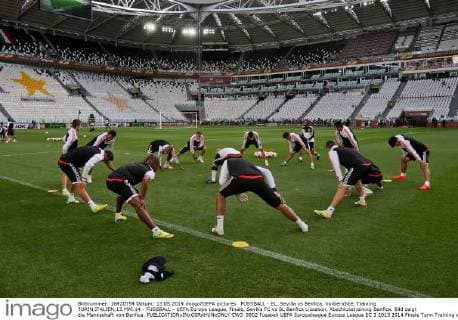 FUSSBALL - EL, Sevilla vs Benfica, Vorberichte, Training TURIN,ITALIEN,13.MAI.14 - FUSSBALL - UEFA Europa League, Finale, Sevilla FC vs SL Benfica Lissabon, Abschlusstraining Benfica. Bild zeigt die Mannschaft von Benfica.  CW3_9802