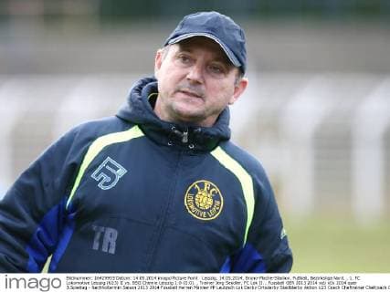 Fußball, Trainerhistorie 1. FC Lok Leipzig von 1896 bis heute Leipzig, 14.05.2014, Bruno-Plache-Stadion, Fußball, Bezirksliga Nord. , 1. FC Lokomotive Leipzig (U23) II vs. BSG Chemie Leipzig 1:0 (0:0). , Trainer Jörg Seydler, FC Lok II. ,