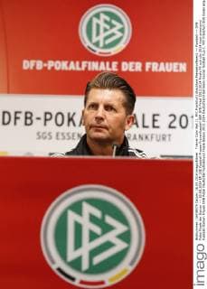 Trainer Colin Bell (1. FFC Frankfurt) Abschluss Pressekonferenz --- Fussball --- DFB Pokal Finale der Damen --- 16.05.2014 EP_JSE