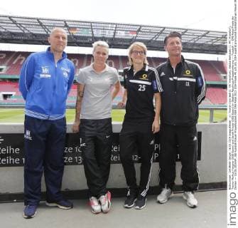 vr: Trainer Colin Bell (1. FFC Frankfurt), Saskia Bartusiak (1. FFC Frankfurt), Trainer Markus Hoegner (SGS Essen) und Sarah Freutel (SGS Essen) im Stadion Abschluss Pressekonferenz --- Fussball --- DFB Pokal Finale der Damen --- 16.05.2014 EP_JSE