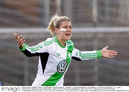 Fussball, 1. Frauen-Bundesliga, VfL Wolfsburg - FFC Turbine Potsdam, v.li.: Luisa Wensing (VfL Wolfsburg) gibt Anweisungen, gestikuliert, mit den Armen gestikulieren, gives instructions, gesticulate xfsx