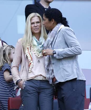 Köln, RheinEnergieStadion, 17.05.14: Steffi Jones (R) mit Freundin Nicole Parma im DFB Pokal Finale der Frauen SGS Essen vs. 1.FFC Frankfurt in der Saison 2013 2014.