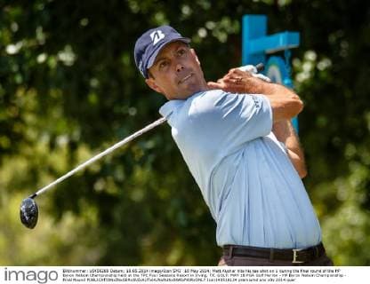 18 May 2014: Matt Kuchar hits his tee shot on 1 during the final round of the HP Byron Nelson Championship held at the TPC Four Seasons Resort in Irving, TX. GOLF: MAY 18 PGA Golf Herren - HP Byron Nelson Championship - Final Round Icon140518124 EDITORIAL USE ONLY