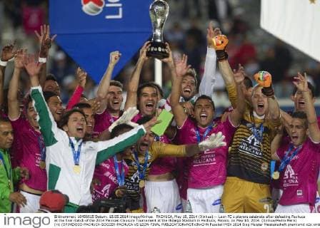 PACHUCA, May 18, 2014 (Xinhua) -- Leon FC s players celebrate after defeating Pachuca at the final match of the 2014 Mexican Clausura Tournament at the Hidalgo Stadium in Pachuca, Mexico, on May 18, 2014. (Xinhua Pedro Mera) (rt) (SP)MEXICO-PACHUCA-SOCCER-PACHUCA VS LEON-FINAL 