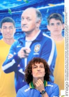 David Luiz of the Brazilian national soccer team reacts during a press conference of a promotional event in Sao Paulo, Brazil, on May 20, 2014. (Xinhua Rahel Patrasso) (ron) (ah) (SP)BRAZIL-SAO PAULO-2014 WORLD CUP-CONFERENCE 