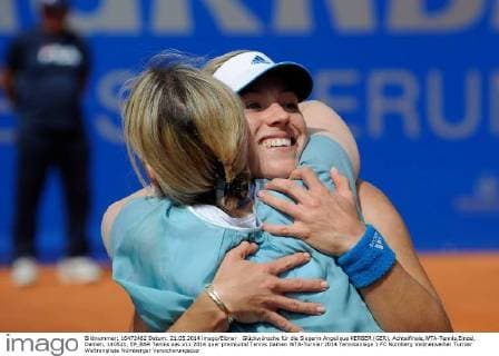 Glückwünsche für die Siegerin Angelique KERBER (GER), Achtelfinale,WTA-Tennis,Einzel, Damen, 140521, EP_BSR