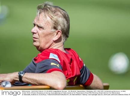 21.05.2014, Seeresidenz, Walchsee, AUT, FIFA WM, Vorbereitung Kamerun, im Bild Volker Finke (Trainer Kamerun) during Trainingscamp of Team Camerun for Preparation of the FIFA Worldcup Brasil 2014 at the Seeresidenz in Walchsee, Austria on 2014 05 21.  EP_Fei  