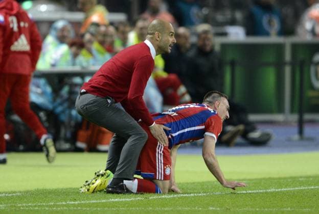 Trainer Josep Pep GUARDIOLA (li., M) und Franck RIBERY (re., M), Geste, Gestik, Fussball DFB Pokal Finale der Maenner 2014, Borussia Dortmund (DO)-FC Bayern Muenchen (M) 0:2 n.V. am 17.05.2014,O LY M P I A S T A D I O N B E R L I N .