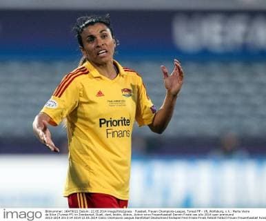 Fussball, Frauen Champions-League, Tyresö FF - VfL Wolfsburg, v.li.: Marta Vieira da Silva (Tyresö FF) im Zweikampf, Duell, duel, tackle, Aktion, Action xmrx