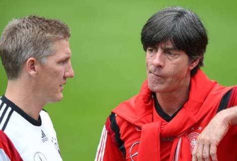 FUSSBALL - FIFA WM 2014, Vorberichte, Team GER, Training SANKT MARTIN IN PASSEIER,AUSTRIA,23.MAI.14 - FUSSBALL - Vorbereitung auf die FIFA Weltmeisterschaft 2014, Trainingslager Nationalteam Deutschland. Bild zeigt Bastian Schweinsteiger und Teamchef Joachim Loew (GER). 