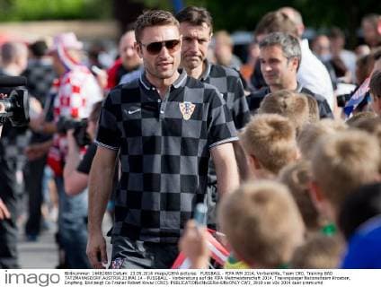 FUSSBALL - FIFA WM 2014, Vorberichte, Team CRO, Training BAD TATZMANNSDORF,AUSTRIA,23.MAI.14 - FUSSBALL - Vorbereitung auf die FIFA Weltmeisterschaft 2014, Trainingslager Nationalteam Kroatien, Empfang. Bild zeigt Co-Trainer Robert Kovac (CRO).  CW3_3919