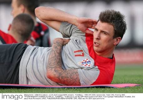 FUSSBALL - FIFA WM 2014, Vorberichte, Team CRO, Training BAD TATZMANNSDORF,AUSTRIA,23.MAI.14 - FUSSBALL - Vorbereitung auf die FIFA Weltmeisterschaft 2014, Trainingslager Nationalteam Kroatien. Bild zeigt Mario Mandzukic (CRO).  CW3_4323
