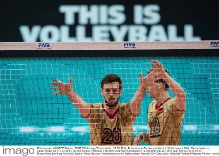 23.05.2014, Brose Arena, Bamberg Volleyball, World League 2014, Deutschland vs. Japan Philipp Collin ( 20 GER), Jochen Schöps Schoeps ( 10 GER)