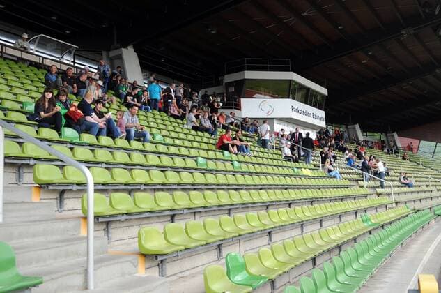 Zuschauer im Parkstadion Baunatal Uebersicht, Totale KSV Baunatal Fans, Fussball, Regionalliga Südwest, 24.05.2014 EP_rsl