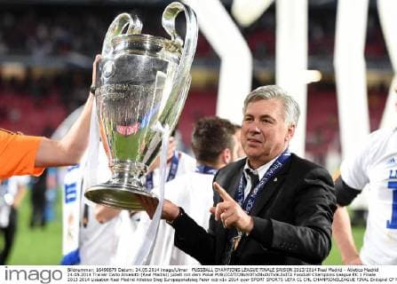 FUSSBALL CHAMPIONS LEAGUE FINALE SAISON 2013 2014 Real Madrid - Atletico Madrid 24.05.2014 Trainer Carlo Ancelotti (Real Madrid) jubelt mit dem Pokal 