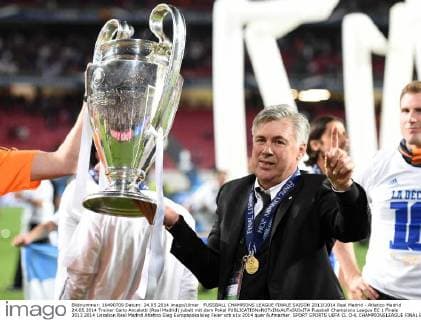 FUSSBALL CHAMPIONS LEAGUE FINALE SAISON 2013 2014 Real Madrid - Atletico Madrid 24.05.2014 Trainer Carlo Ancelotti (Real Madrid) jubelt mit dem Pokal 