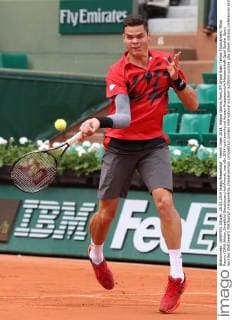 French Open 2014, Roland Garros,Paris,ITF Grand Slam Tennis Tournament, Milos Raonic (CAN),Aktion,Einzelbild,Ganzkörper,Hochformat,
