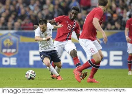 Mathieu Valbuena (Fra) vs Alexander Tettey (Nor) FOOTBALL : France vs Norvege - Match amical - 27 05 2014 JBAutissier Panoramic 