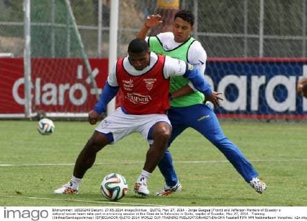 QUITO, May 27, 2014 - Jorge Guagua (Front) and Jefferson Montero of Ecuador s national soccer team take part in a training session at the Casa de la Seleccion in Quito, capital of Ecuador, May 27, 2014. Training (Xinhua SantiagoxArmas) (SP)ECUADOR-QUITO-2014 WORLD CUP-TRAINING 