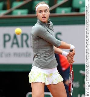 French Open 2014, Roland Garros,Paris,ITF Grand Slam Tennis Tournament, Anna Schmiedlova (SVK),Aktion,Einzelbild, Halbkoerper,Hochformat