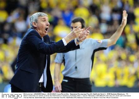 Basketball Bundesliga Playoffs Halbfinale Spiel 2 - EWE Baskets Oldenburg - FC Bayern München am 28.05.2014 in der EWE-Arena in Oldeburg Svetislav Pesic ( Trainer München )