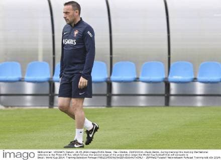 Na - Obidos, 28 05 2014 - Paulo Bento, during training this morning the National selection in the Praia d El Rei, whioh follows the second stage of the preparation stage the World Cup football that will compete in Brazil. World Cup 2014: Training Selection Portugal  - ZUMAat2
