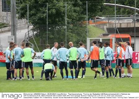 Teambesprechung - Training der Deutschen U20 Nationalmannschaft im Rahmen der WM-Vorbereitung in St. Martin