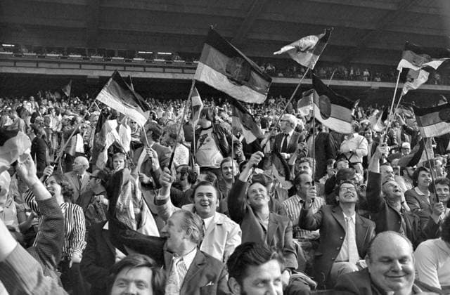 Fussball Weltmeisterschaft 1974 DDR - Bundesrepublik Deutschland 22.06.1974 Fans der Deutschen Demokratischen Republik xxNOxMODELxRELEASExx