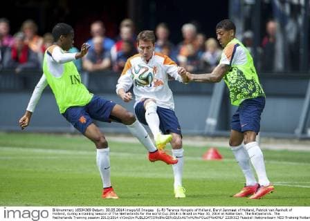 (L-R) Terence Kongolo of Holland, Daryl Janmaat of Holland, Patrick van Aanholt of Holland, during a training session of The Netherlands for the world Cup 2014 in Brazil on May 30, 2014 at Rotterdam, The Netherlands. The Netherlands Training session 2013 2014 xVIxxIVx 2338323