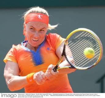 Svetlana Kuznetsova of Russia hits a shot during her French Open women s third round match at Roland Garros in Paris on May 31, 2014. .  PAR20140531701