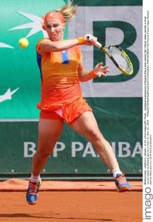 Svetlana Kuznetsova of Russia hits a shot during her French Open women s third round match at Roland Garros in Paris on May 31, 2014. .  PAR20140531722