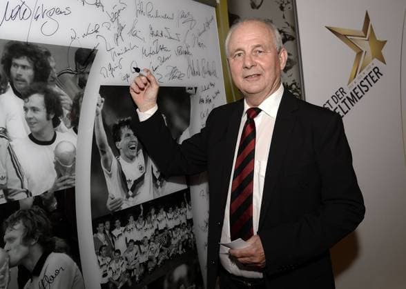 DÜSSELDORF, GERMANY - MAY 31: Bernd Hoelzenbein poses during the German Football Association (DFB) world champions party at Intercontinental Hotel on May 31, 2014 in Düsseldorf, Germany.Local Caption Bernd Hoelzenbein