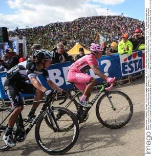 31.05.2014, Monte Zoncolan, ITA, Giro d Italia 2014, 20. Etappe, Mantiago nach Monte Zoncolan, im Bild der Gesamtführende Nairo Quintana, COL ( 121, Movistar Team) und Rigoberto Uran, COL ( 141, Omega Pharma Quickstep Cycling Team) leader of the race Nairo Quintana, COL ( 121, Movistar Team) and Rigoberto Uran, COL ( 141, Omega Pharma Quickstep Cycling Team) during Giro d Italia 2014 at Stage 20 from Mantiago to Monte Zoncolan, Italy on 2014 05 31. EP_muh
